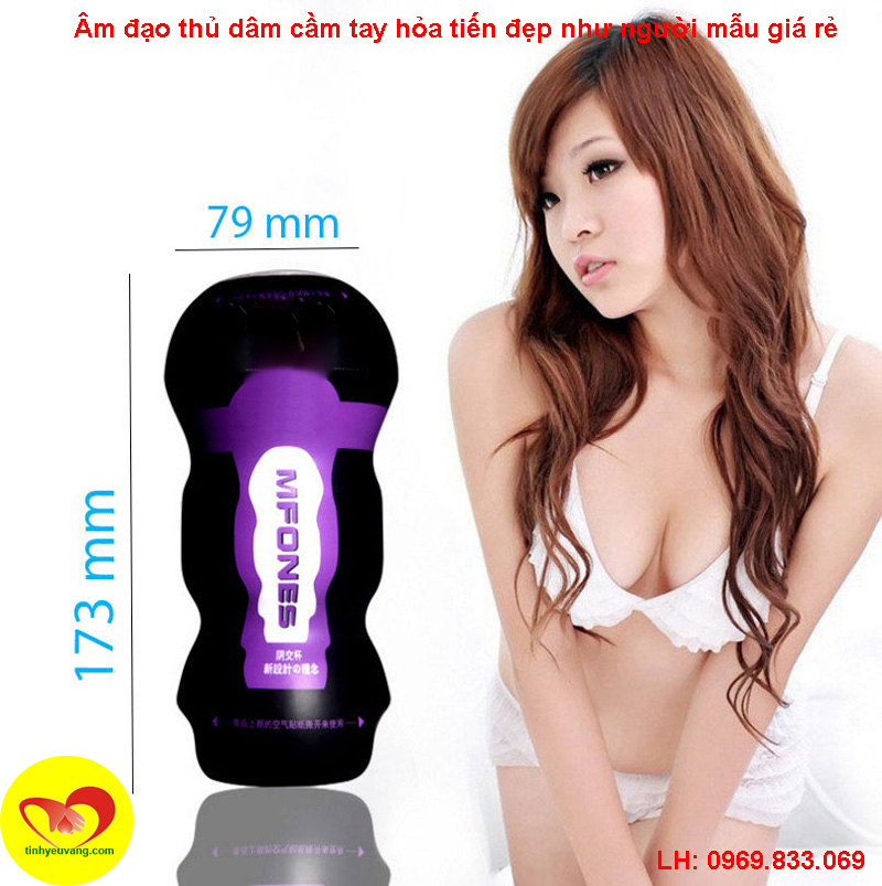 2-am-dao-thu-dam-cam-tay-hoa-tien-dep-nhu-nguoi-mau-gia-re-tinh-yeu-vang